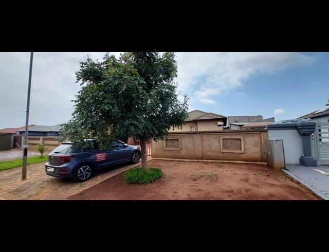 2 BEDROOM HOUSE FOR SALE IN THE ORCHARDS